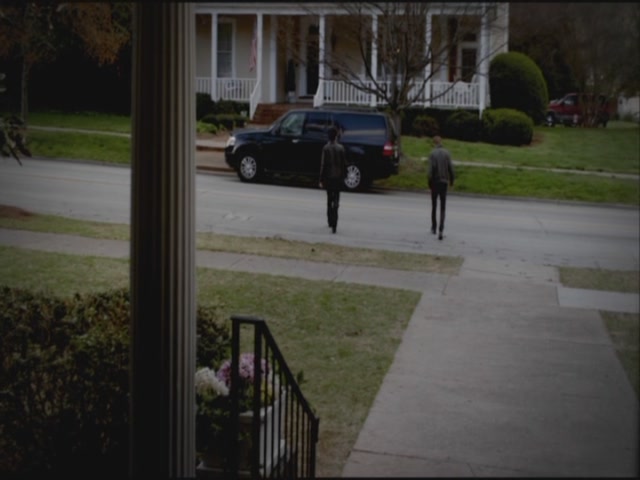 VampireDiariesWorld-dot-org-S3TVD_3x21BeforeSunset1875.jpg