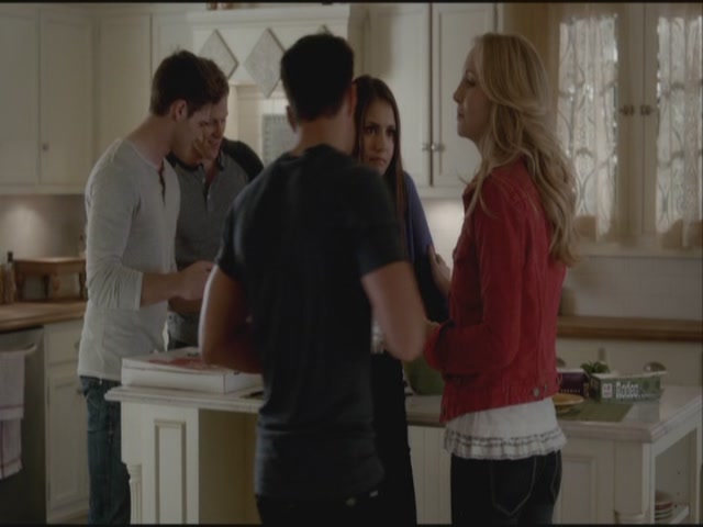 VampireDiariesWorld-dot-org-S3TVD_3x21BeforeSunset1919.jpg
