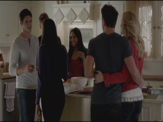 VampireDiariesWorld-dot-org-S3TVD_3x21BeforeSunset1933.jpg