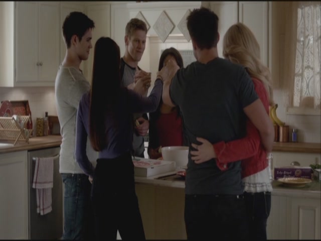 VampireDiariesWorld-dot-org-S3TVD_3x21BeforeSunset1955.jpg