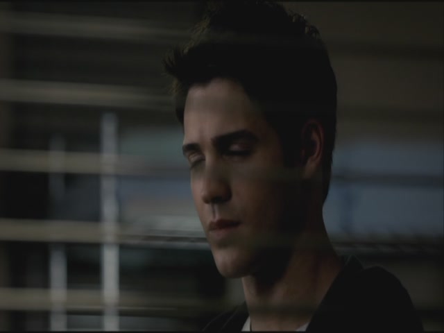 VampireDiariesWorld-dot-org-S3TVD_3x22TheDeparted0069.jpg VampireDiariesWorld-dot-org-S3TVD_3x22TheDeparted0069.jpg