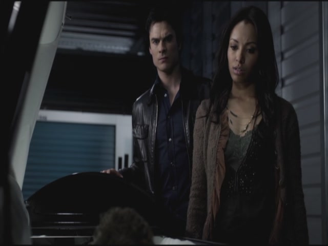 VampireDiariesWorld-dot-org-S3TVD_3x22TheDeparted0815.jpg
