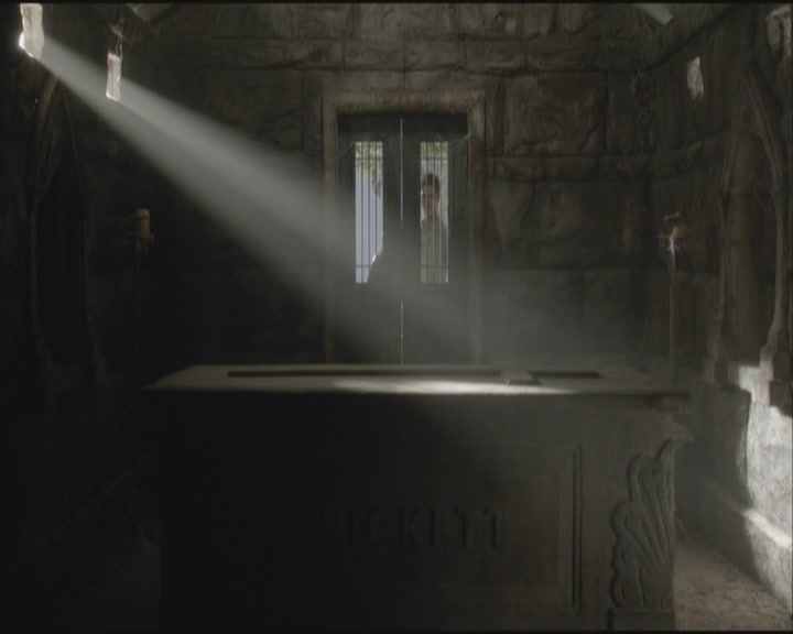 VampireDiariesWorld-dot-org-S3-SecondBite0091.jpg