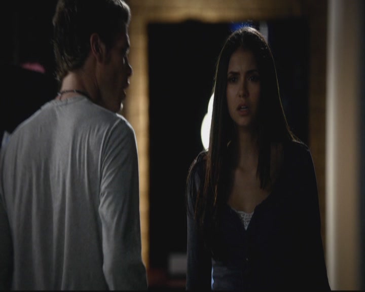 VampireDiariesWorld-dot-org-S3-StefansDescentIntoDarkness0360.jpg