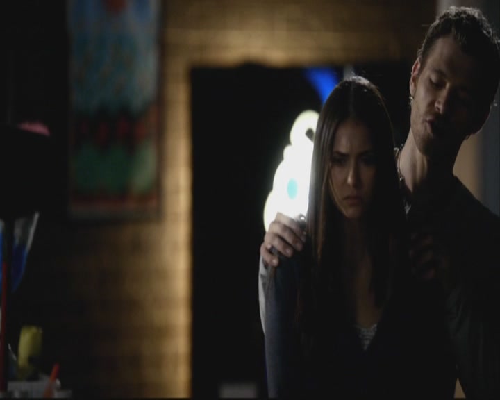 VampireDiariesWorld-dot-org-S3-StefansDescentIntoDarkness0364.jpg