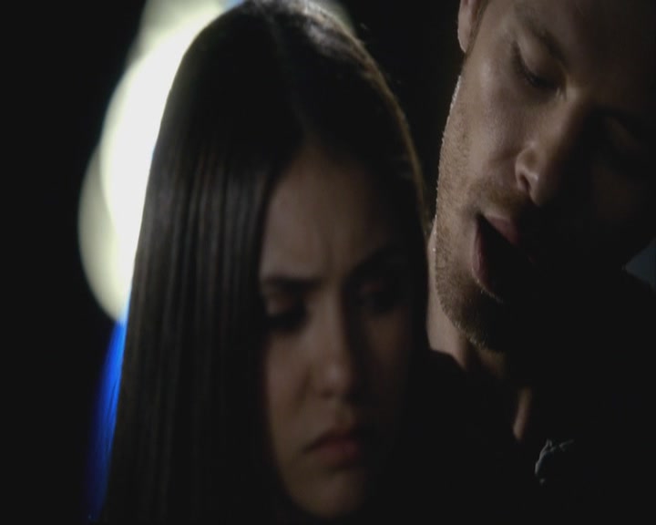 VampireDiariesWorld-dot-org-S3-StefansDescentIntoDarkness0366.jpg