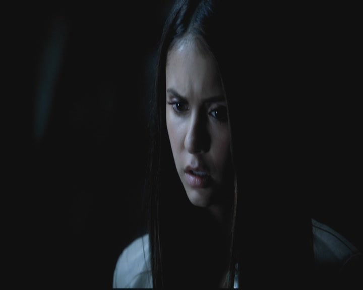 VampireDiariesWorld-dot-org-S3-StefansDescentIntoDarkness0389.jpg