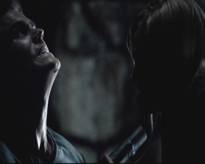 VampireDiariesWorld-dot-org-S3-StefansDescentIntoDarkness0400.jpg