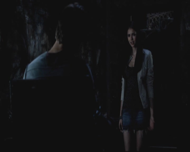 VampireDiariesWorld-dot-org-S3-StefansDescentIntoDarkness0417.jpg