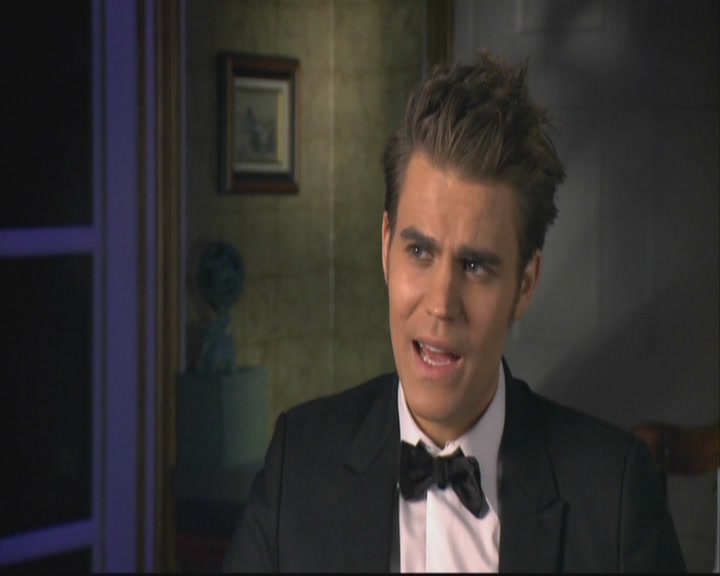 VampireDiariesWorld-dot-org-S3-StefansDescentIntoDarkness0429.jpg