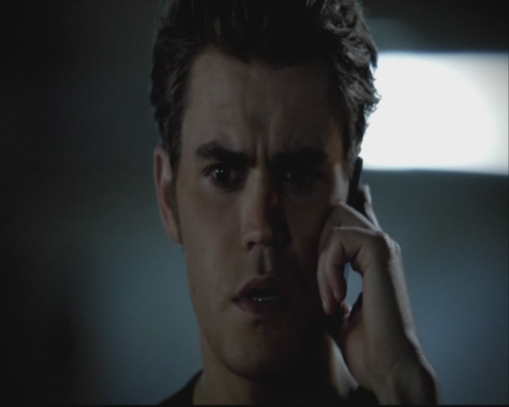 VampireDiariesWorld-dot-org-S3-StefansDescentIntoDarkness0433.jpg