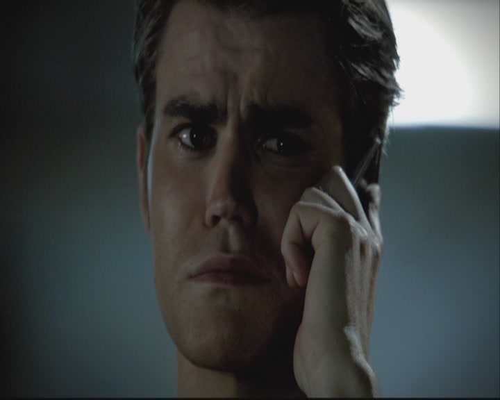 VampireDiariesWorld-dot-org-S3-StefansDescentIntoDarkness0450.jpg