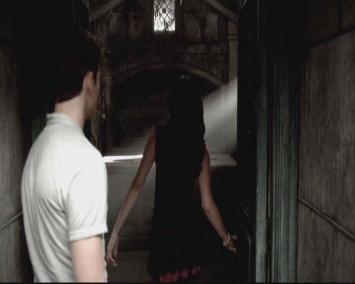 VampireDiariesWorld-dot-org-S3-TheOriginalVampireTheBeginning0073.jpg