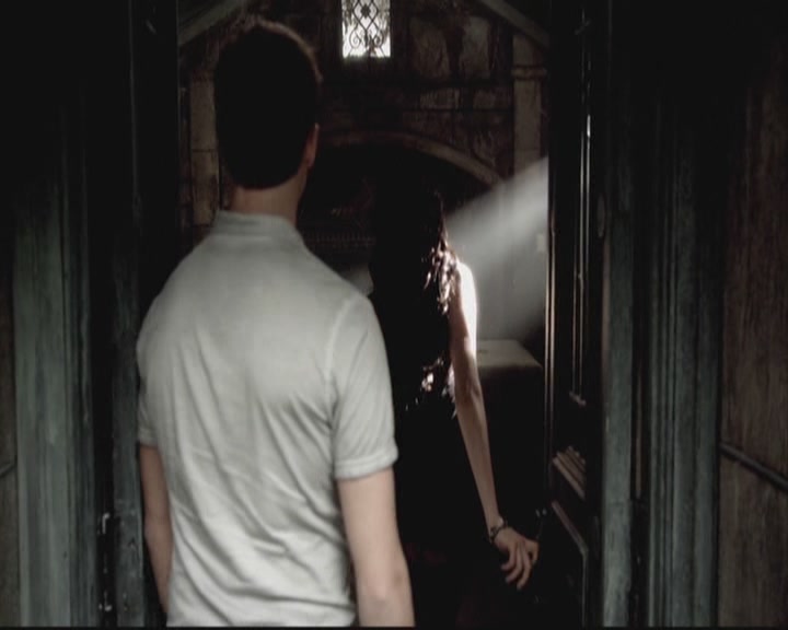 VampireDiariesWorld-dot-org-S3-TheOriginalVampireTheBeginning0074.jpg