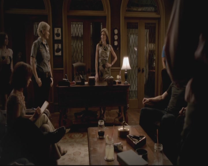 VampireDiariesWorld-dot-org-S3-TheOriginalVampireTheBeginning0163.jpg