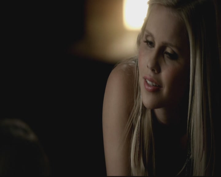 VampireDiariesWorld-dot-org-S3-TheOriginalVampireTheBeginning0249.jpg