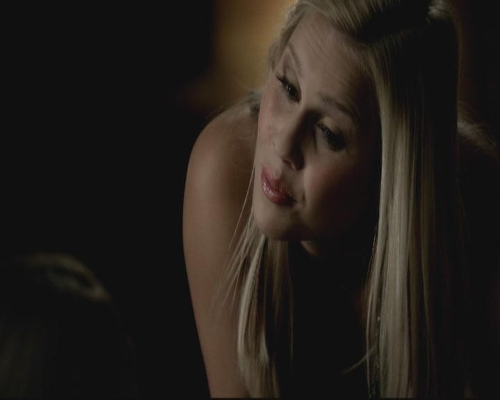 VampireDiariesWorld-dot-org-S3-TheOriginalVampireTheBeginning0252.jpg