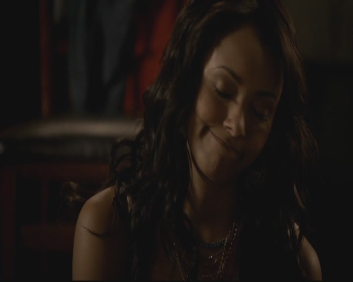 VampireDiariesWorld-dot-org-S3-TheOriginalVampireTheBeginning0260.jpg