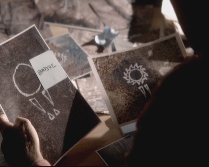 VampireDiariesWorld-dot-org-S3-TheOriginalVampireTheBeginning0272.jpg