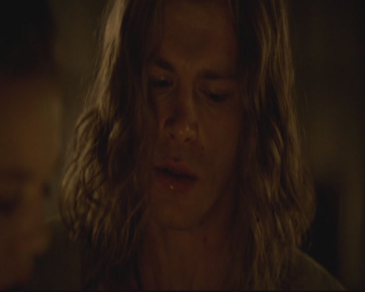 VampireDiariesWorld-dot-org-S3-TheOriginalVampireTheBeginning0569.jpg