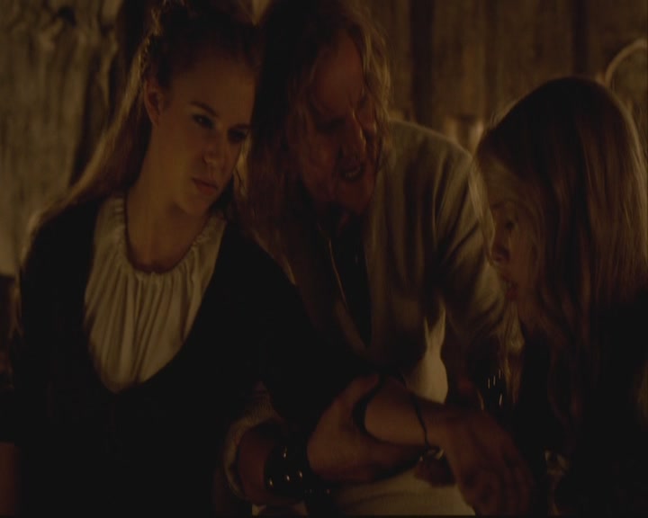 VampireDiariesWorld-dot-org-S3-TheOriginalVampireTheBeginning0576.jpg
