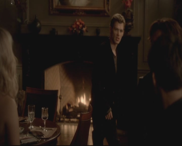 VampireDiariesWorld-dot-org-S3-TheOriginalVampireTheBeginning0968.jpg
