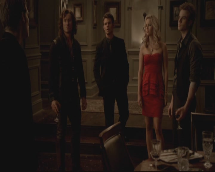 VampireDiariesWorld-dot-org-S3-TheOriginalVampireTheBeginning0978.jpg