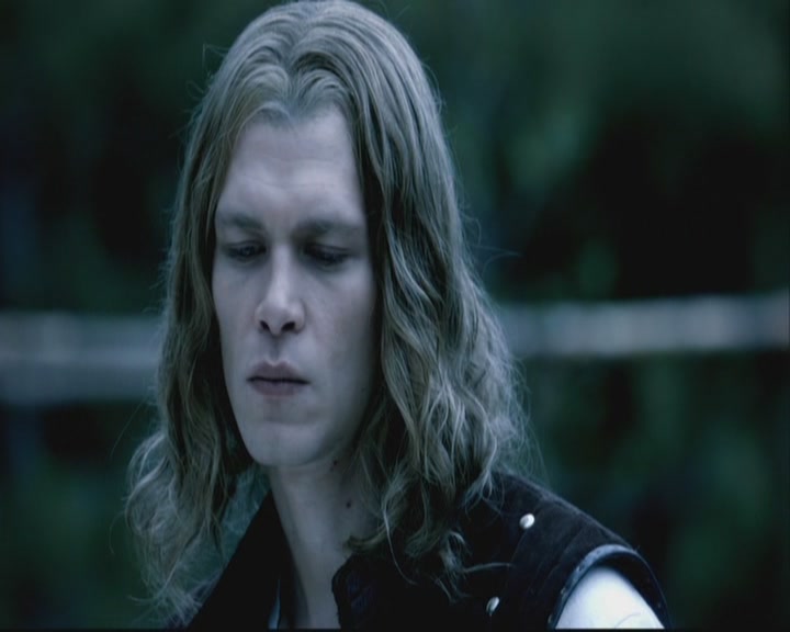 VampireDiariesWorld-dot-org-S3-TheOriginalVampireTheBeginning1016.jpg