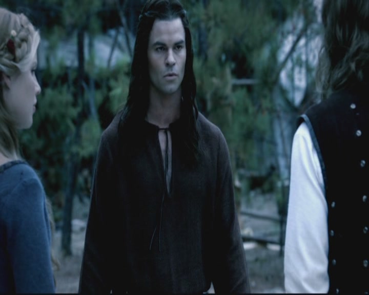 VampireDiariesWorld-dot-org-S3-TheOriginalVampireTheBeginning1020.jpg