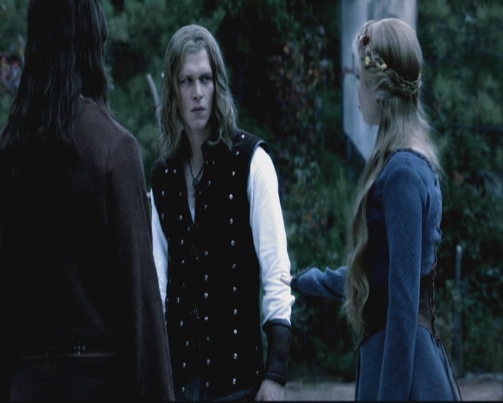 VampireDiariesWorld-dot-org-S3-TheOriginalVampireTheBeginning1024.jpg