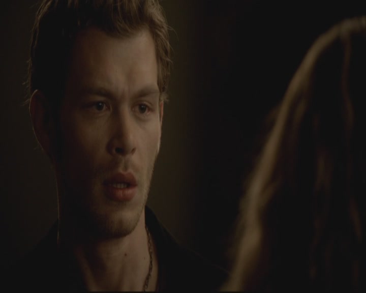 VampireDiariesWorld-dot-org-S3-TheOriginalVampireTheBeginning1048.jpg