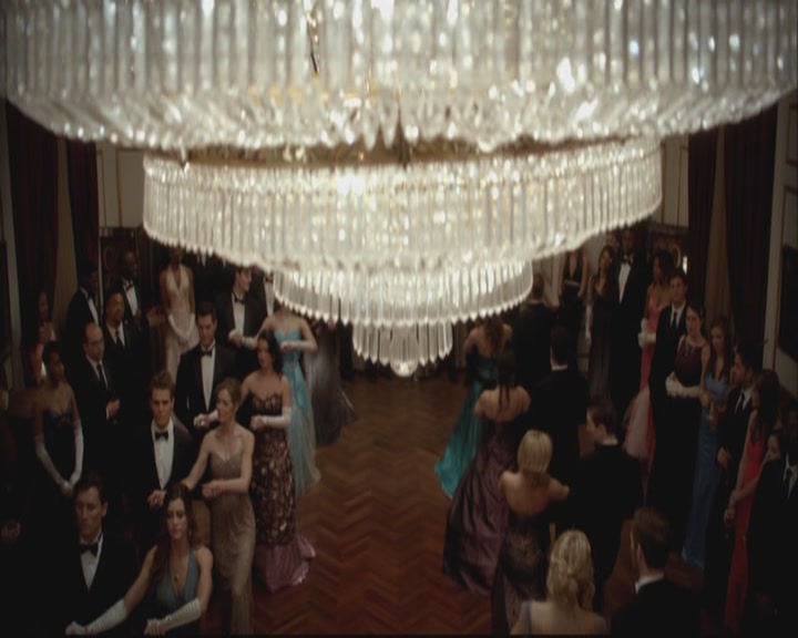 VampireDiariesWorld-dot-org-S3-TheOriginalVampireTheBeginning1058.jpg
