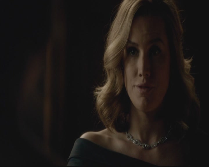 VampireDiariesWorld-dot-org-S3-TheOriginalVampireTheBeginning1075.jpg