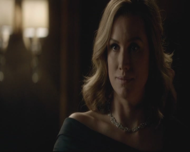 VampireDiariesWorld-dot-org-S3-TheOriginalVampireTheBeginning1092.jpg