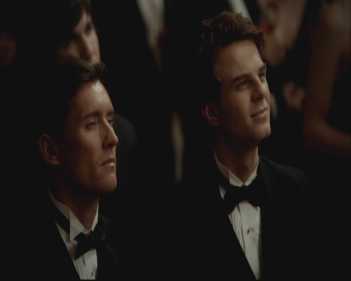 VampireDiariesWorld-dot-org-S3-TheOriginalVampireTheBeginning1106.jpg
