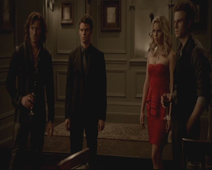 VampireDiariesWorld-dot-org-S3-TheOriginalVampireTheBeginning1131.jpg
