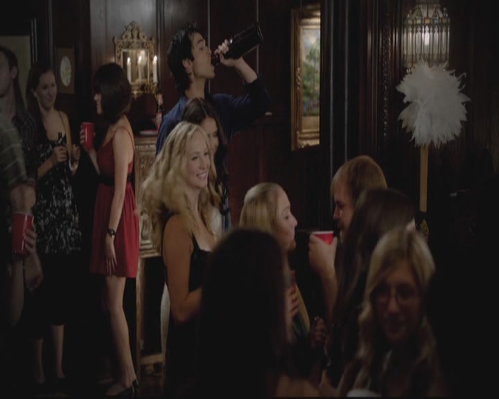 VampireDiariesWorld-dot-org-S3-TheOriginalVampireTheBeginning1153.jpg