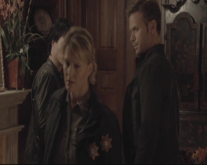 VampireDiariesWorld-dot-org-DeletedScenes-3x11OurTown0089.jpg