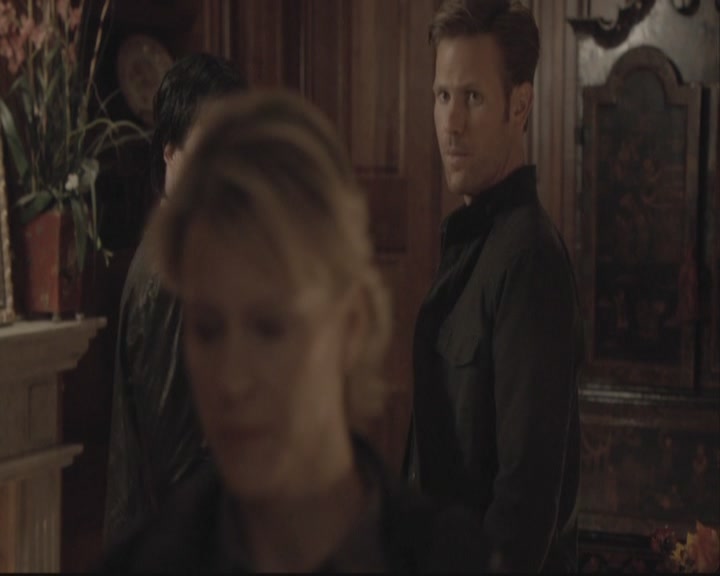 VampireDiariesWorld-dot-org-DeletedScenes-3x11OurTown0090.jpg