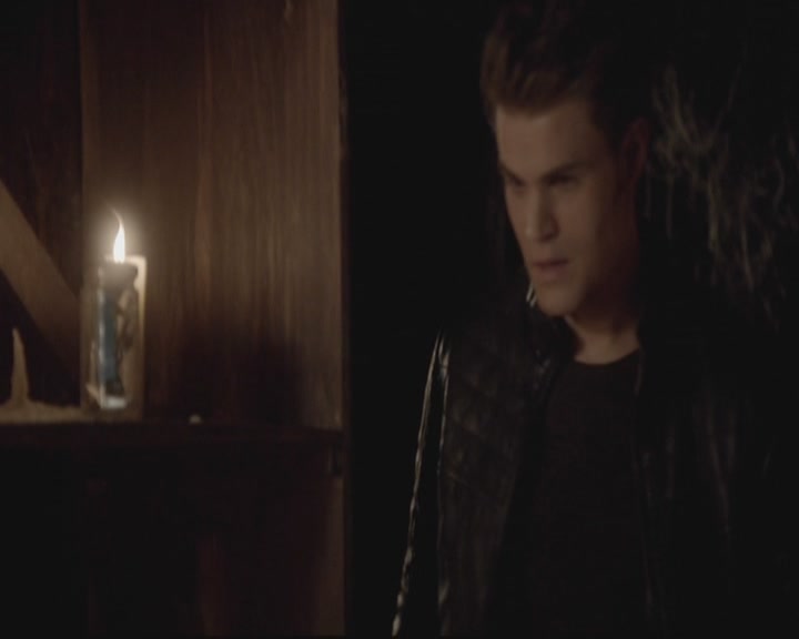 VampireDiariesWorld-dot-org-DeletedScenes-3x11OurTown0106.jpg