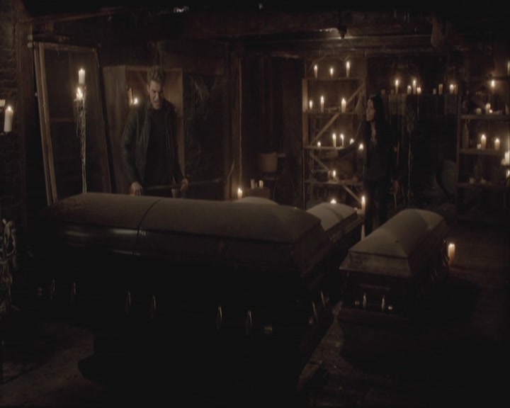 VampireDiariesWorld-dot-org-DeletedScenes-3x11OurTown0120.jpg