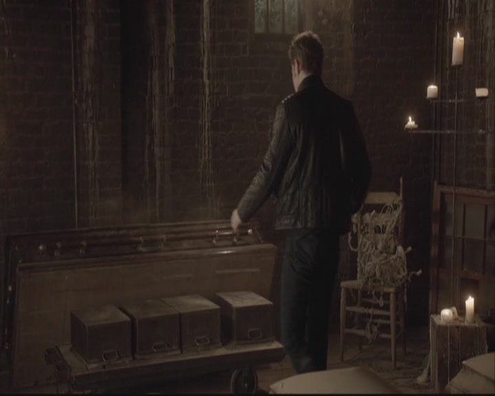 VampireDiariesWorld-dot-org-DeletedScenes-3x11OurTown0125.jpg