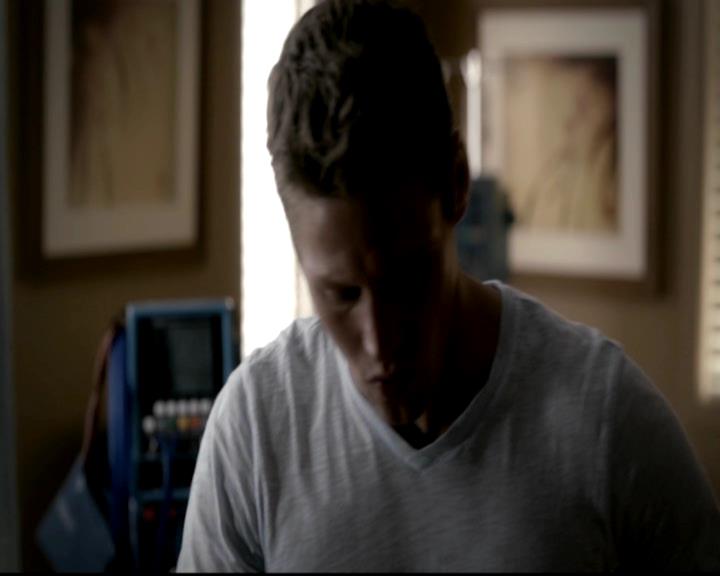 VampireDiariesWorld-dot-org_4x01GrowingPains0325.jpg