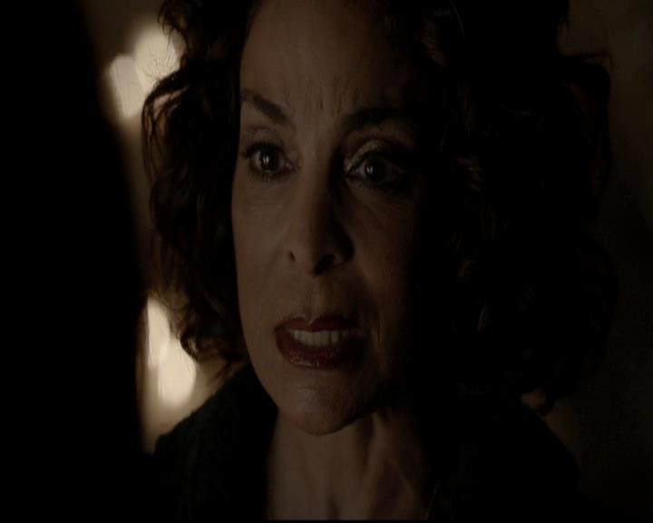 VampireDiariesWorld-dot-org_4x01GrowingPains1703.jpg
