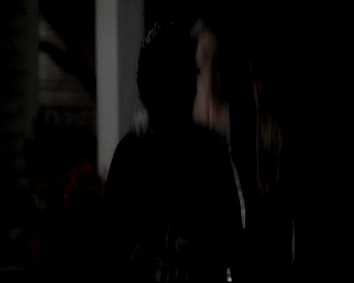 VampireDiariesWorld-dot-org_4x01GrowingPains1890.jpg