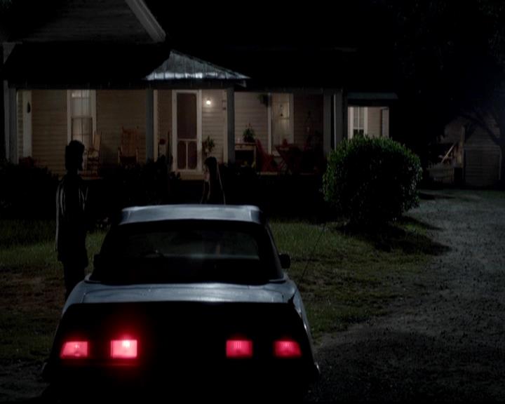 VampireDiariesWorld-dot-org_4x01GrowingPains1961.jpg