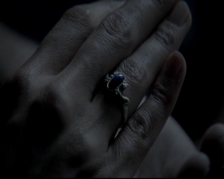 VampireDiariesWorld-dot-org_4x01GrowingPains2200.jpg