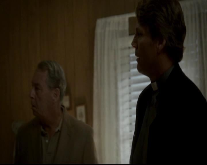 VampireDiariesWorld-dot-org_4x01GrowingPains2250.jpg