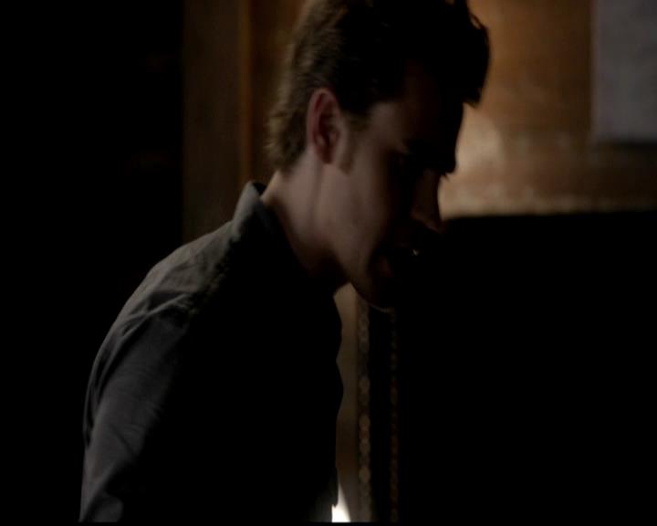 VampireDiariesWorld-dot-org_4x02Memorial0018.jpg