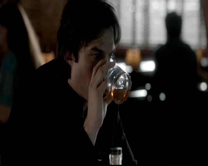 VampireDiariesWorld-dot-org_4x02Memorial0250.jpg